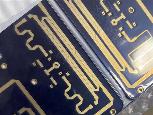PCB hybride à 4 couches sur 10 ml RT duride 5880 et matériau à haute Tg -FR4